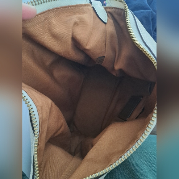 Coach White Leather Shoulder Bag - Picture 4 of 9